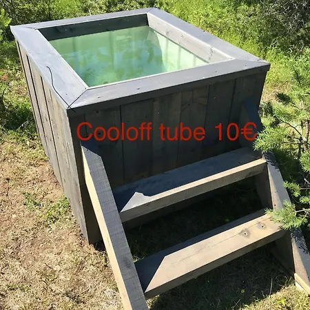 Ronga Saunamaja בית נופש